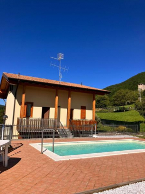 Mountain and Lake Milly's Home Bianzano